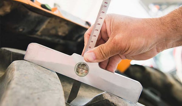 How to detect and slow down wear to my agricultural tyres?