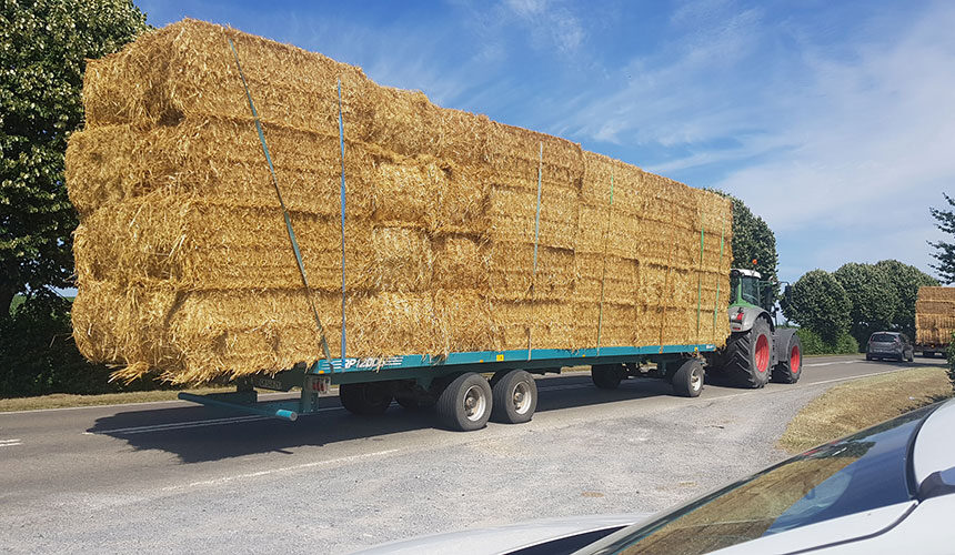 Load-resistant agricultural tyres on the road