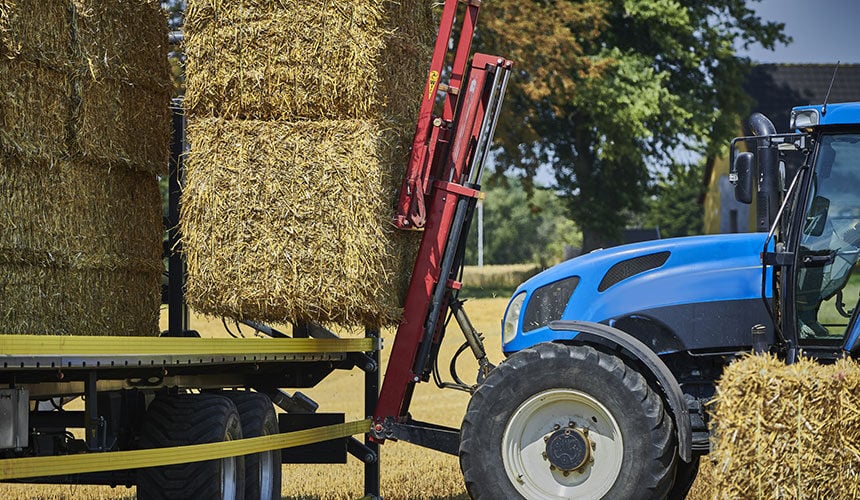 Considerable strain on front tyres during lifting operations