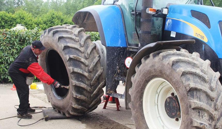 Lubrication of beads for tyre mounting