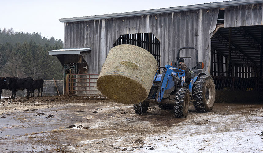 Manoeuvres in the farm courtyard have a major impact on tyres