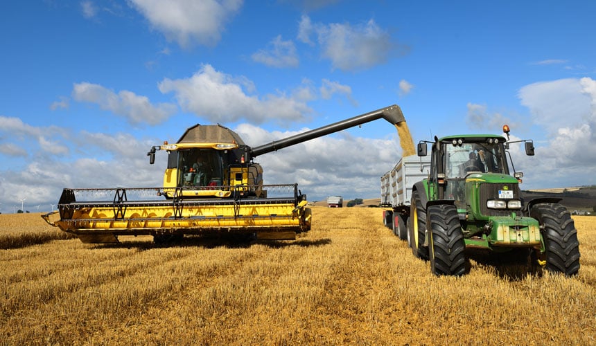 Low-pressure tyres adapted to field crop farming