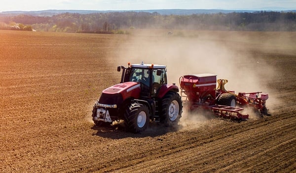 Which agricultural tyre best optimises the power-to-weight ratio?