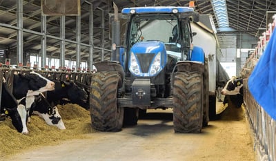 Efficient agricultural tyre for mixed polycropping-livestock farming