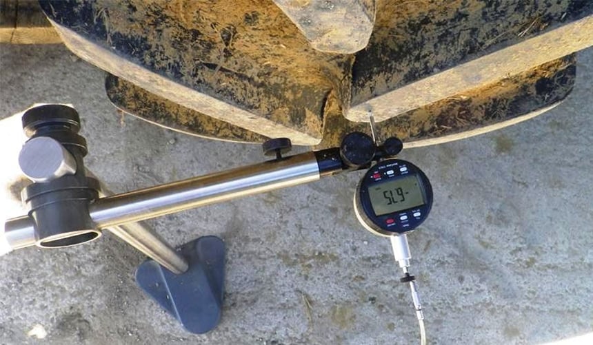 Tyre concentricity gauge